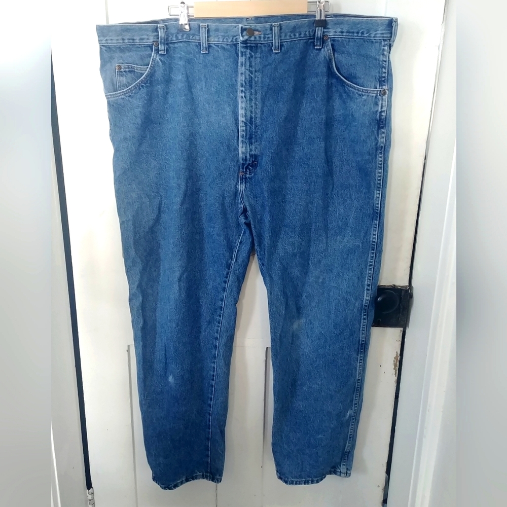 Wrangler Men's Medium Wash Denim Blue Jeans Size 46x28
